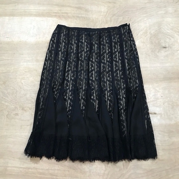 Ann Taylor LOFT Black Lace Flared Skirt Size 10P Lining Beige Godet - Picture 2 of 8